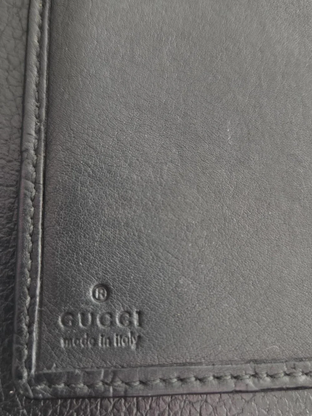 Gucci W/ COA Black Embossed GG Leather Wallet with Gold Plaque - Picture 4 of 8